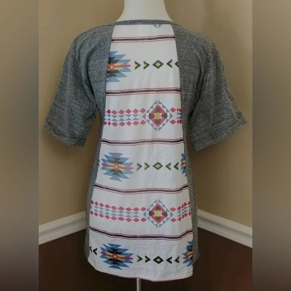 Freeloader Tunic Tee Southwest Aztec Gray White Modcloth Raglan Sleeve Small NEW